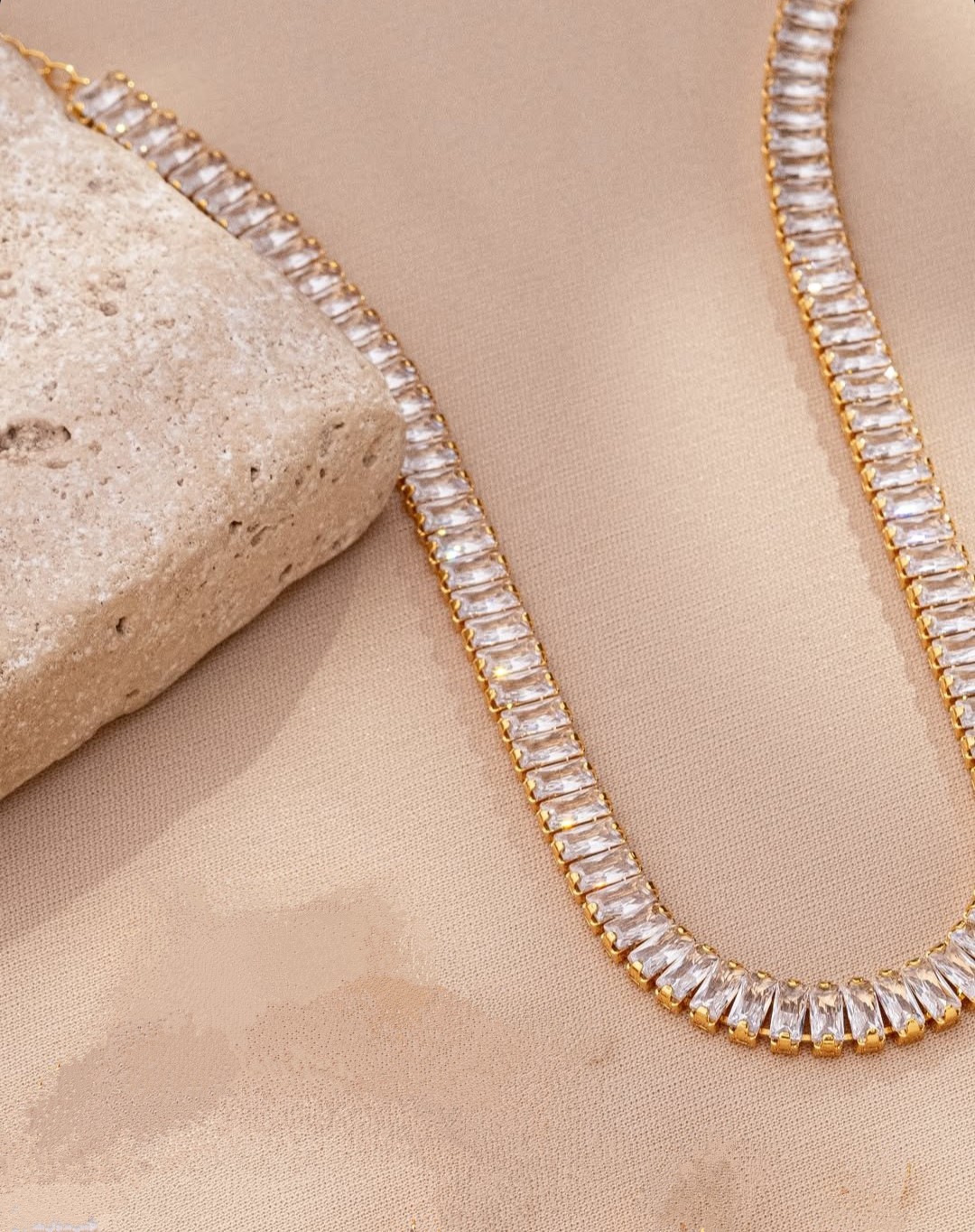 Colar Allure zircônias baguetes