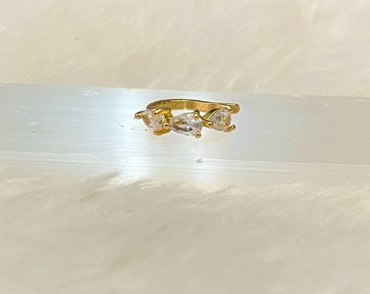 Piercing Fake Lumiéri, três zircônias