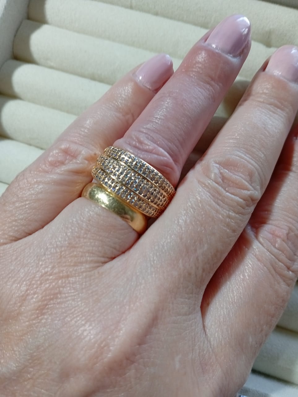 Anel Triumph, três aros cravejado com micro zircônias