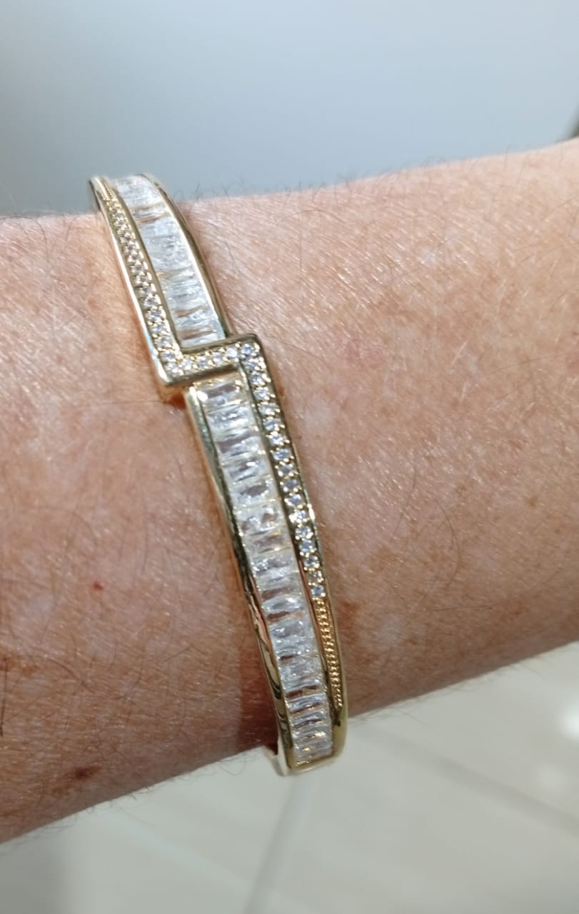 Bracelete Crown Jewel, cravejado com micro zircônias e zirconias baguetes